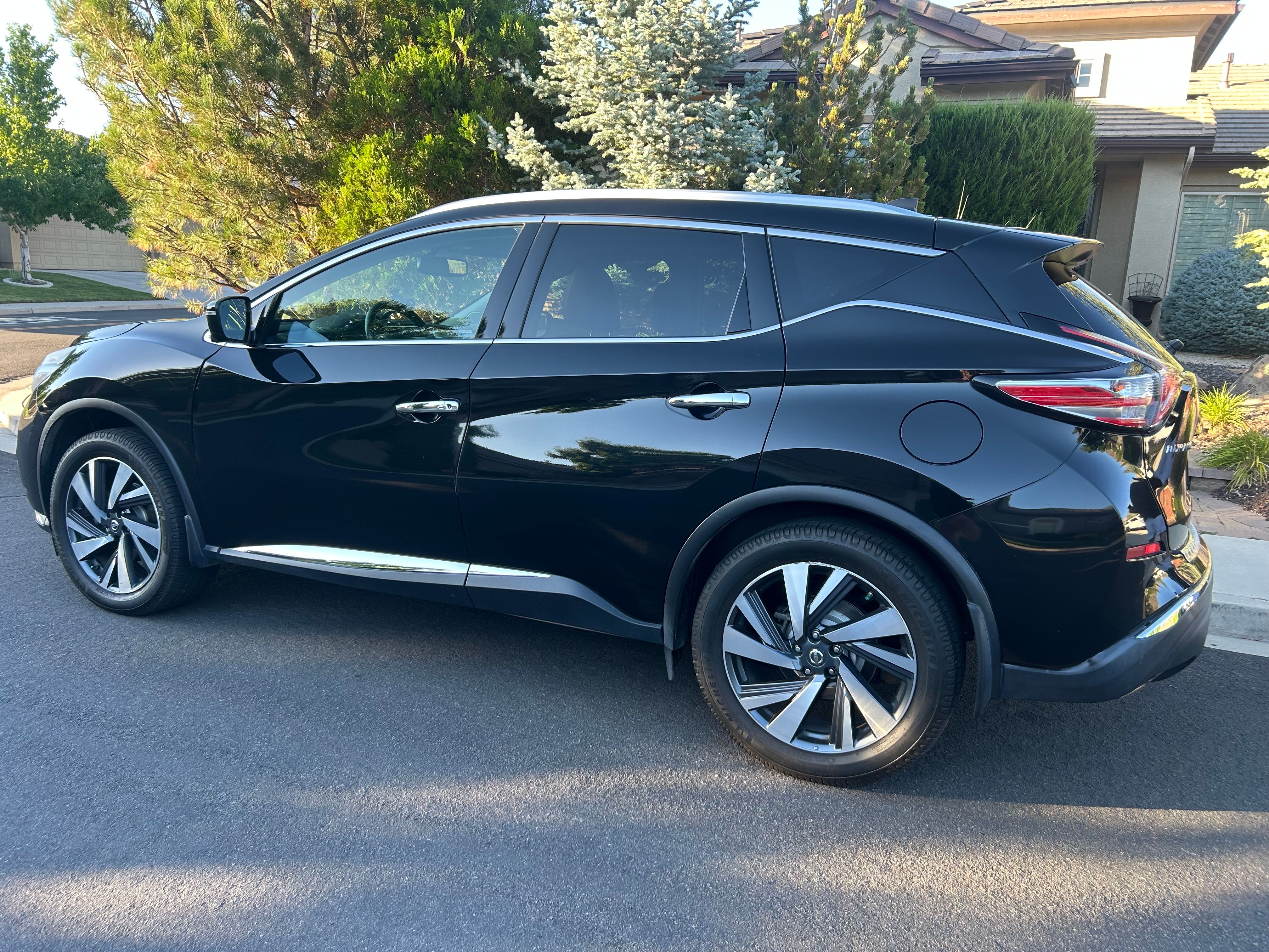 Used 2018 Nissan Murano Platinum w/ Cargo Package AWD/4WD image 2