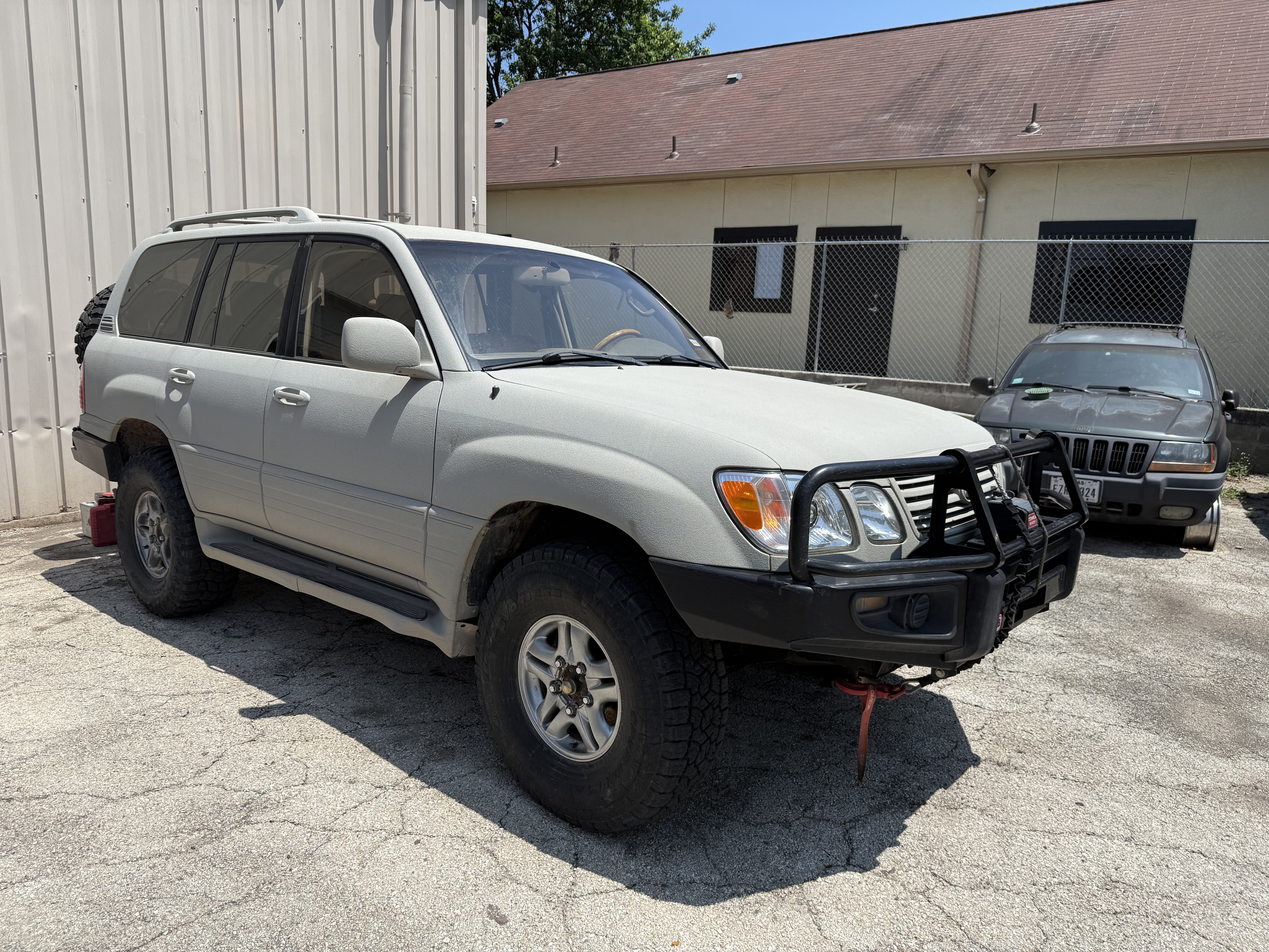 Used 2002 Lexus LX 470 4WD image 8