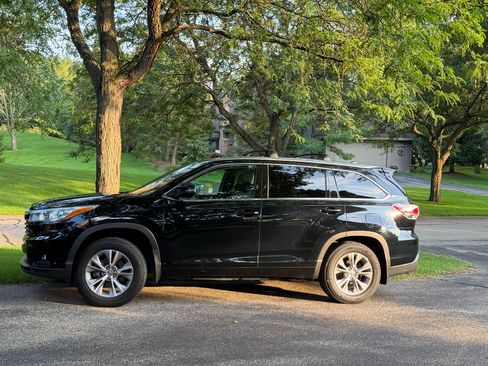 Used 2015 Toyota Highlander XLE AWD/4WD image 5
