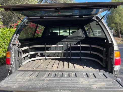 Used 2003 Toyota Tundra Limited RWD image 9