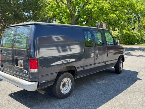 Used 1999 Ford E-250 and Econoline 250 RWD image 5
