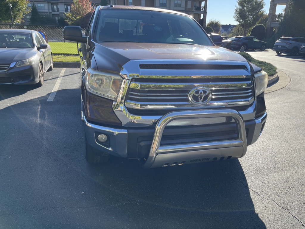 Used 2017 Toyota Tundra SR5 w/ SR5 Upgrade Package RWD image 1