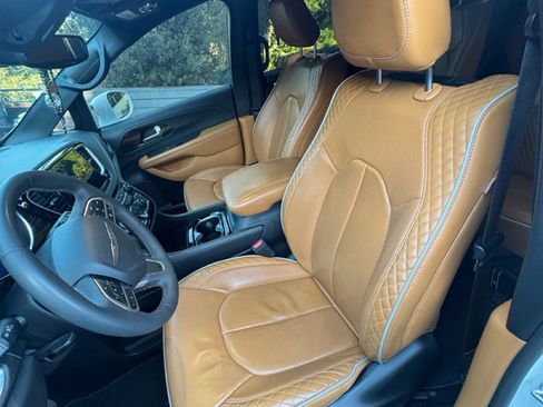 Used 2022 Chrysler Pacifica Pinnacle image 15