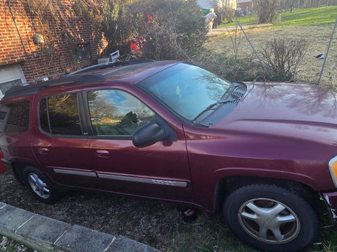 Used 2002 GMC Envoy XL SLT image 1