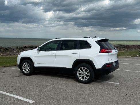 Used 2015 Jeep Cherokee Latitude w/ Comfort/Convenience Group image 6