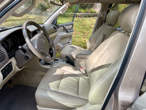 Used 2004 Toyota Land Cruiser image 9