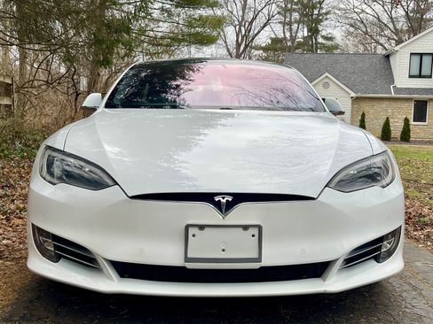 Used 2018 Tesla Model S 75D image 9