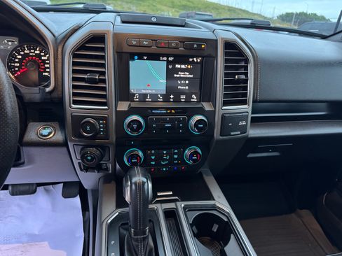 Used 2018 Ford F150 Raptor w/ Equipment Group 802A Luxury image 17