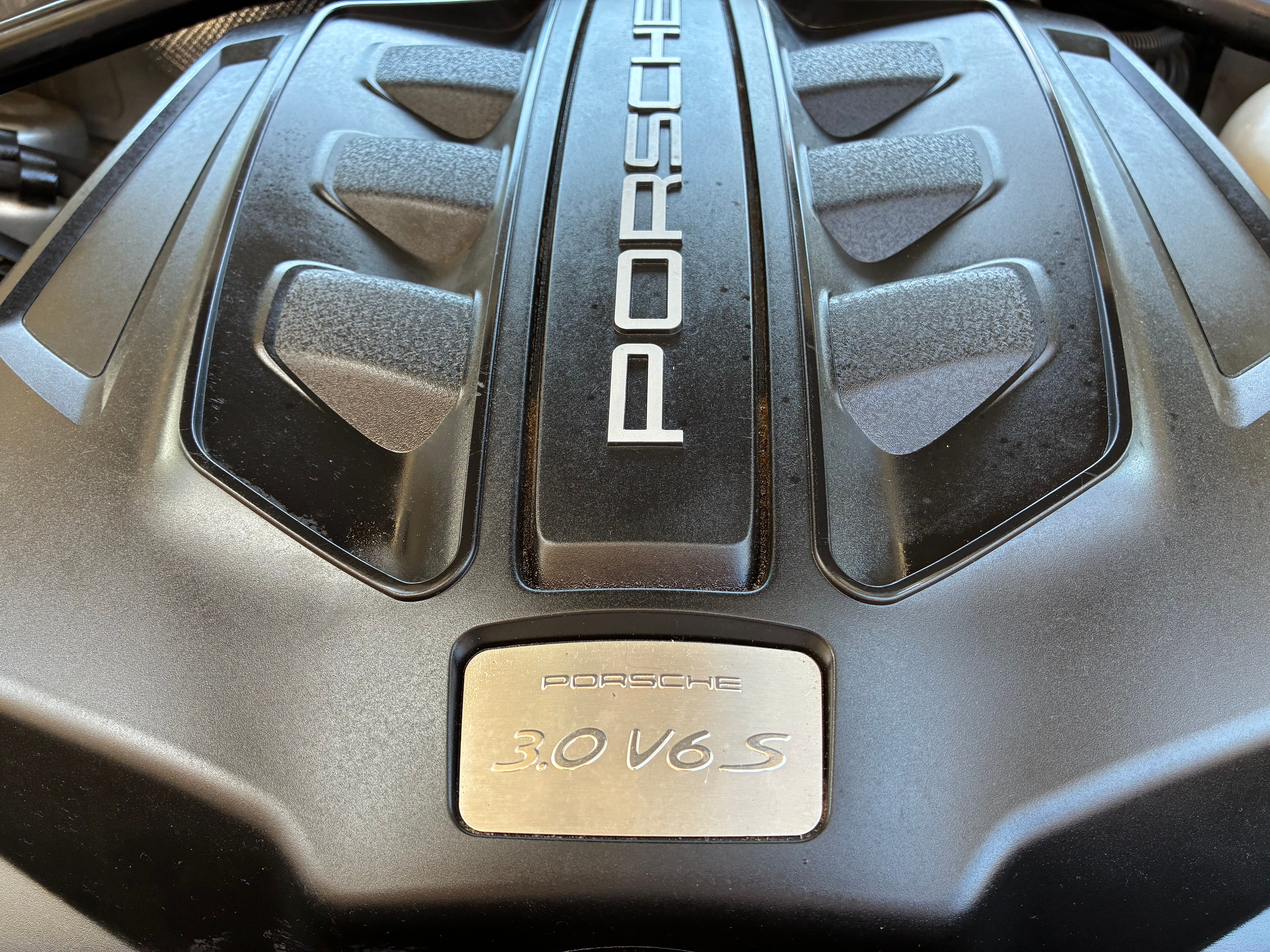 Used 2016 Porsche Macan S AWD/4WD image 9
