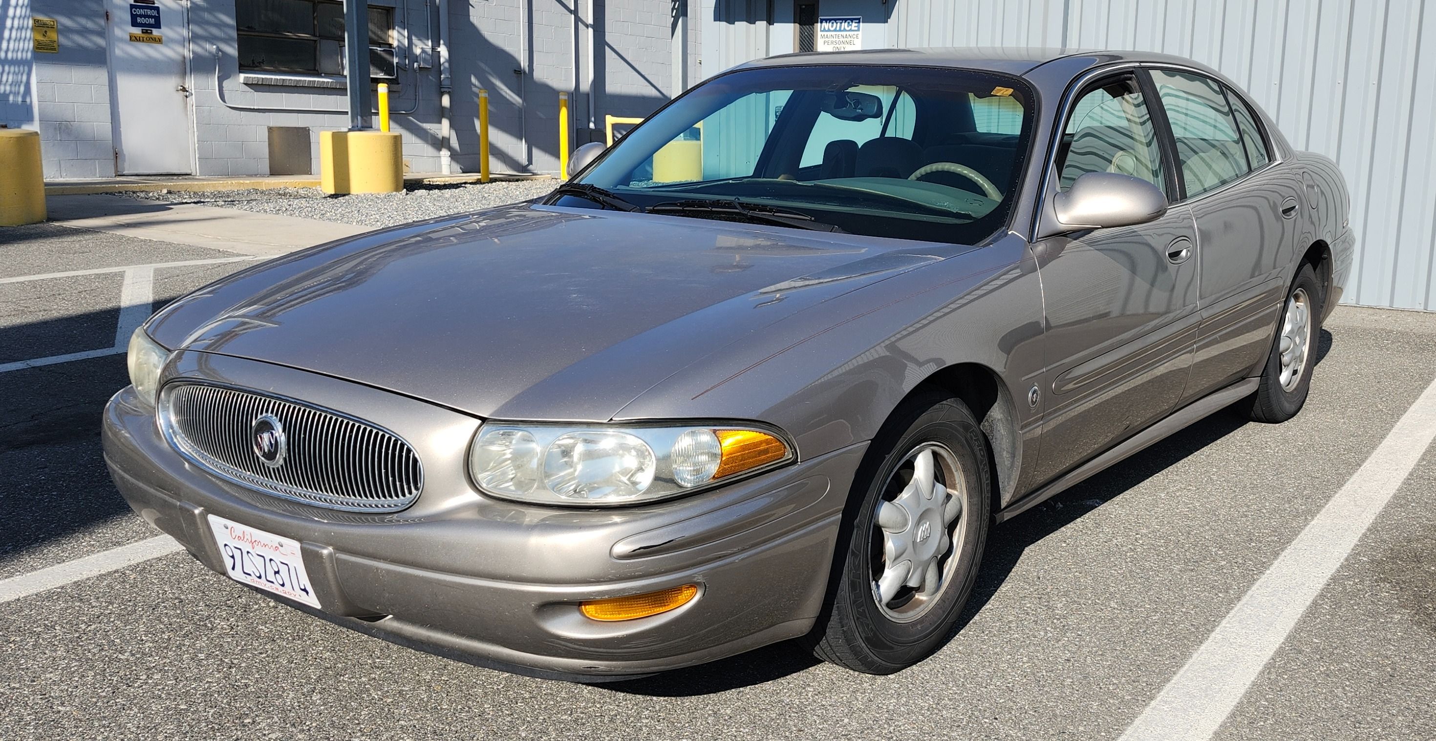 Used 2001 Buick Le Sabre Custom w/ Luxury Pkg FWD image 1
