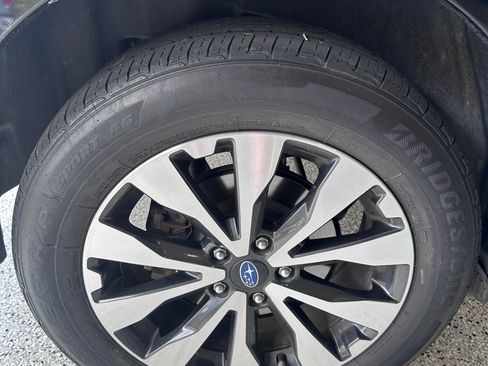 Used 2017 Subaru Outback 2.5i Limited AWD/4WD image 9