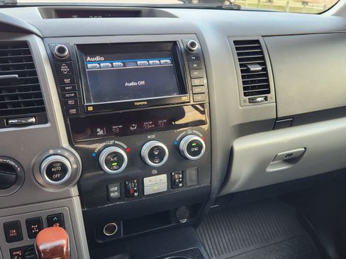 Used 2012 Toyota Sequoia Platinum image 15
