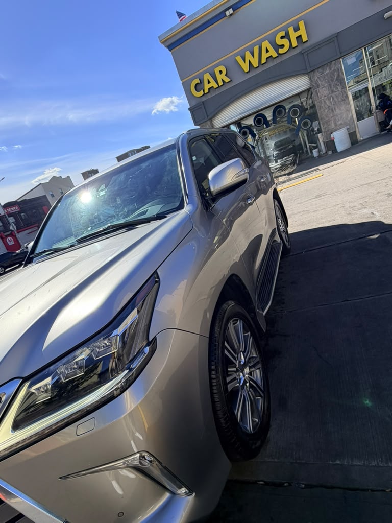 Used 2016 Lexus LX 570 4WD w/ Luxury Package image 10