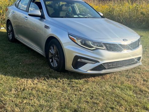 Used 2020 Kia Optima LX image 2