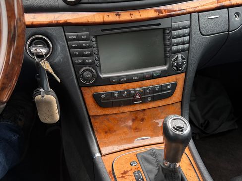 Used 2008 Mercedes-Benz E 350 Sedan image 1