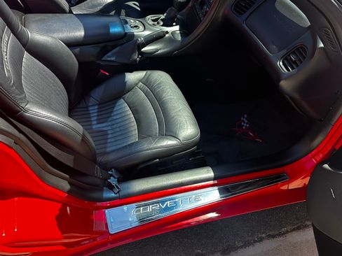 Used 2002 Chevrolet Corvette Convertible w/ Preferred Equipment Group2 RWD image 15