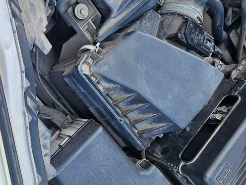 Used 2012 MAZDA MAZDA5 Sport image 19