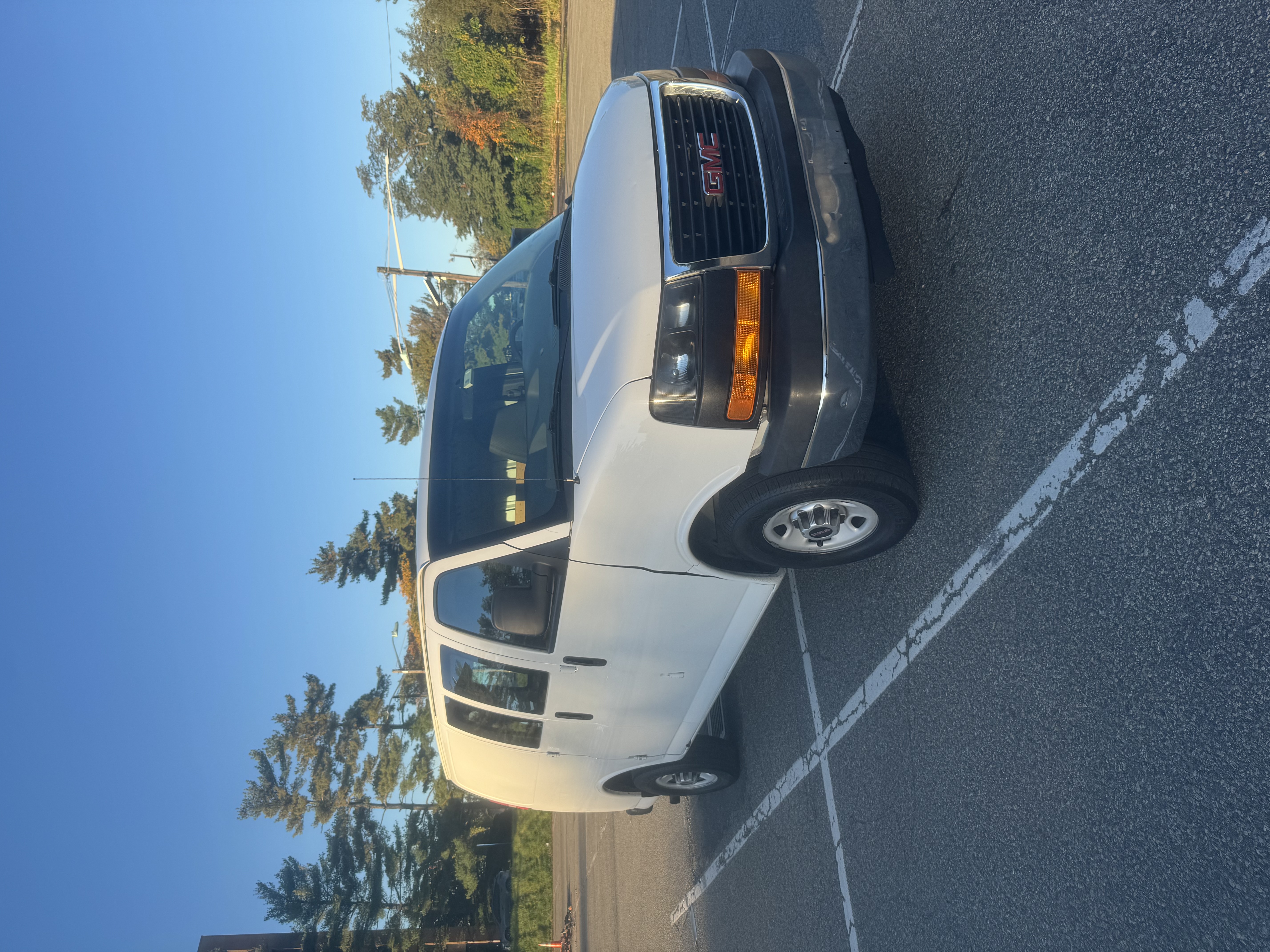 Used 2015 GMC Savana 2500 RWD image 4