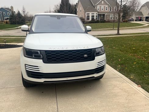 Used 2020 Land Rover Range Rover Long Wheelbase HSE image 9