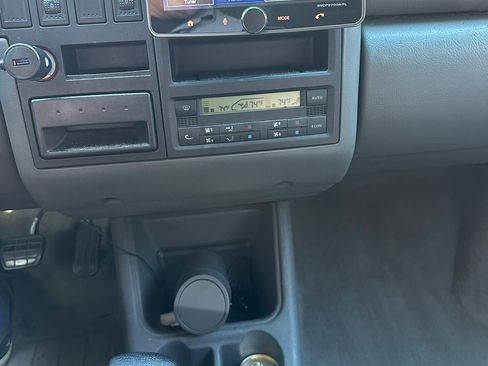 Used 2002 Volkswagen Eurovan MV image 4