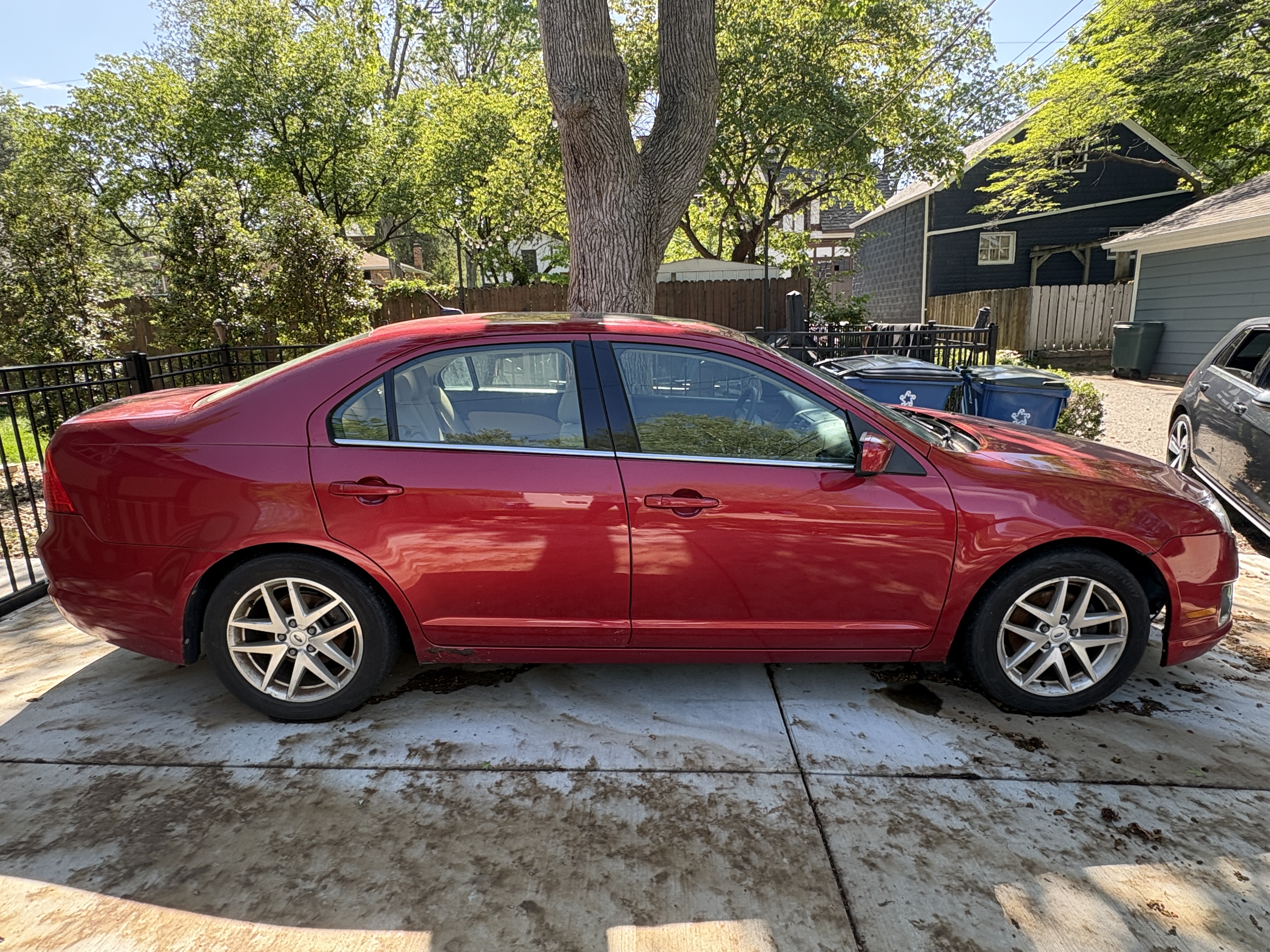 Used 2010 Ford Fusion SEL FWD image 1