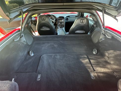 Used 2004 Chevrolet Corvette Coupe RWD image 11