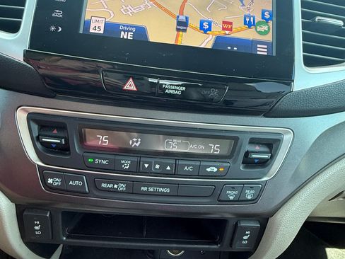 Used 2017 Honda Ridgeline RTL-T image 10
