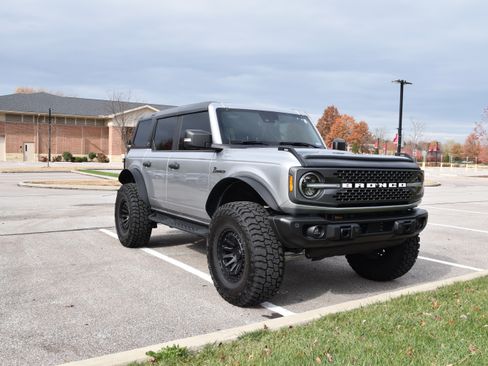 Used 2022 Ford Bronco Badlands image 15
