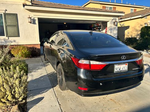Used 2015 Lexus ES 300h image 4