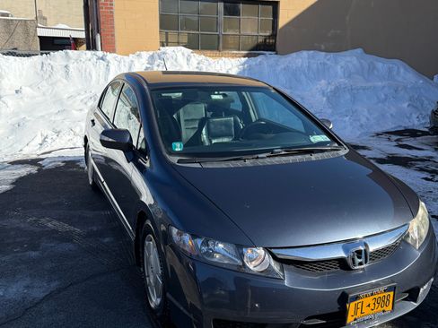 Used 2009 Honda Civic Hybrid Sedan 4D image 2