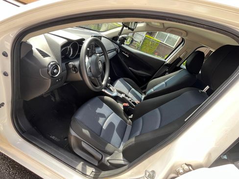 Used 2018 Toyota Yaris iA FWD image 9