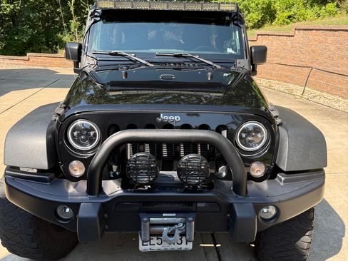 Used 2015 Jeep Wrangler Unlimited Sport w/ Quick Order Package 24S AWD/4WD image 4