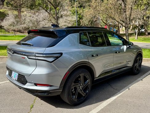 Used 2025 Chevrolet Equinox EV RS w/ Convenience Package II image 1