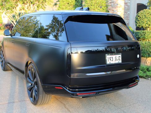 Used 2023 Land Rover Range Rover SV image 9