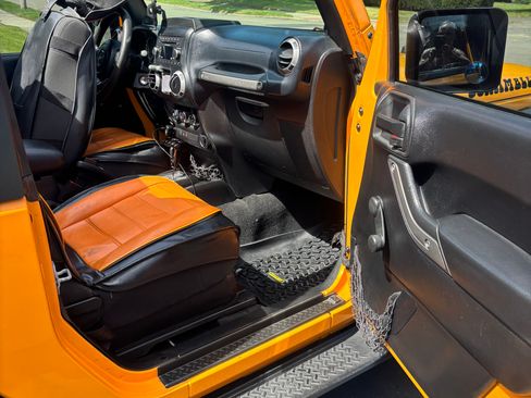 Used 2012 Jeep Wrangler Sport AWD/4WD image 13