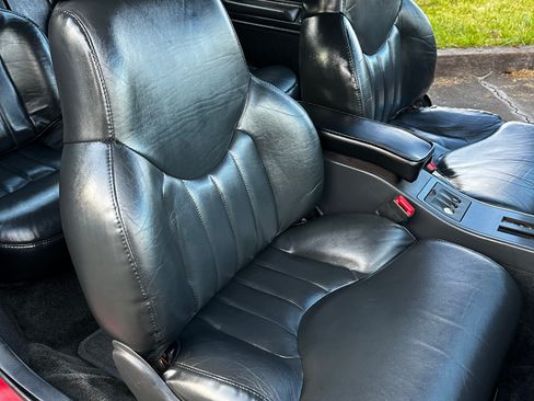 Used 1994 Oldsmobile Cutlass Supreme Convertible FWD image 16