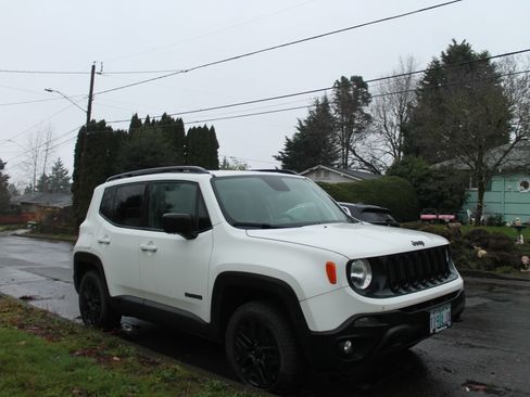 Used 2018 Jeep Renegade Sport w/ Power & Air Group image 1