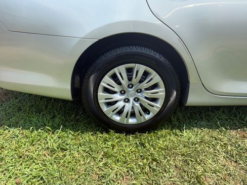 Used 2014 Toyota Camry FWD image 21