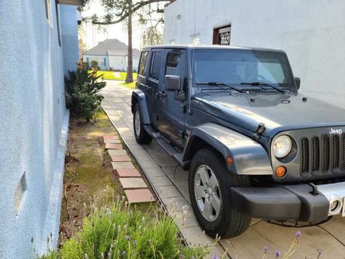 Used 2008 Jeep Wrangler Unlimited Sahara w/ Dual Top Group image 5