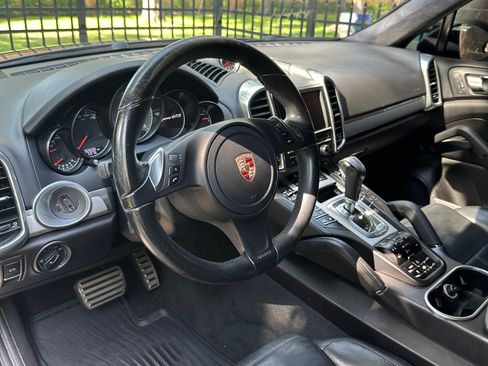 Used 2014 Porsche Cayenne GTS AWD/4WD image 9