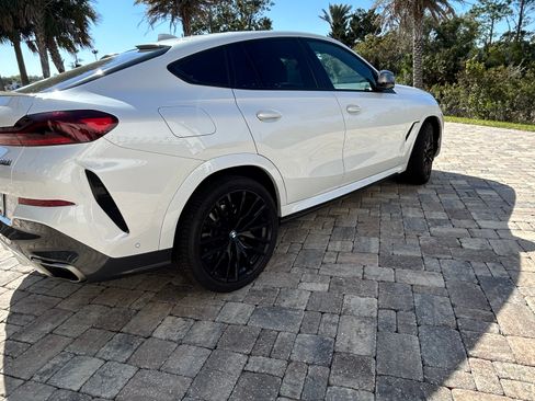 Used 2020 BMW X6 M50i w/ Premium Package image 8