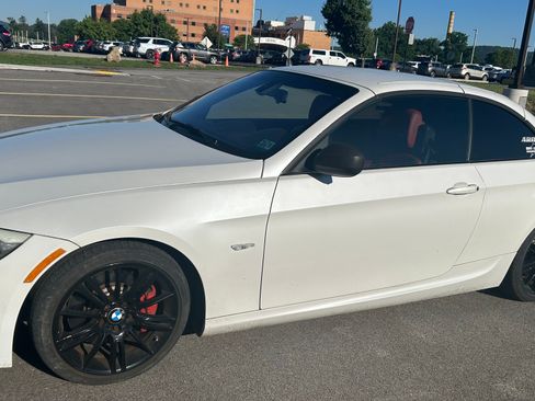 Used 2011 BMW 335i Convertible RWD image 10