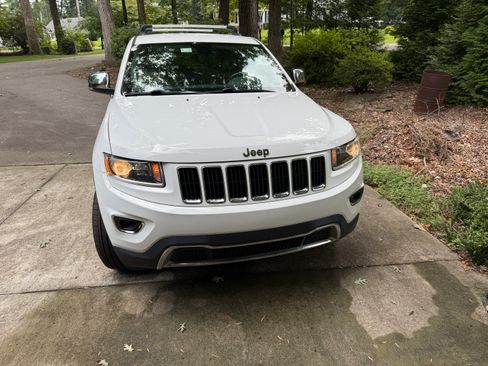 Used 2016 Jeep Grand Cherokee Limited w/ Trailer Tow Group IV AWD/4WD image 2