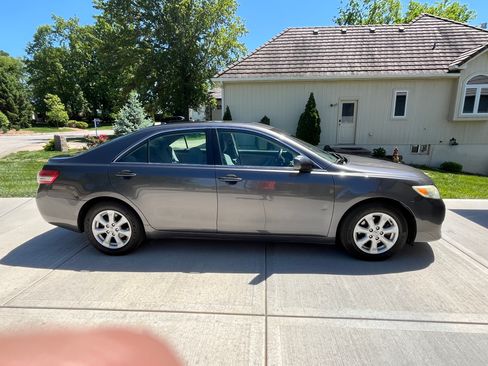 Used 2011 Toyota Camry LE w/ LE Extra-Value Pkg FWD image 15