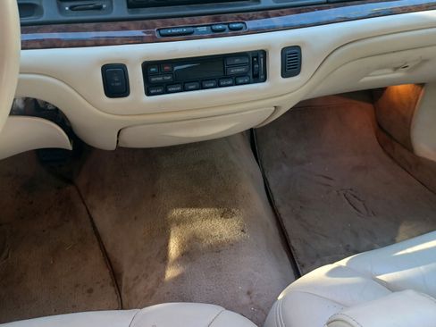 Used 1995 Lincoln Town Car Cartier image 12