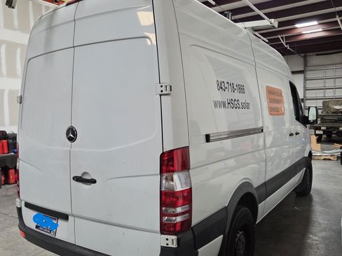 Used 2017 Mercedes-Benz Sprinter 2500 image 2