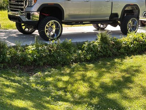 Used 2020 GMC Sierra 2500 SLE image 12