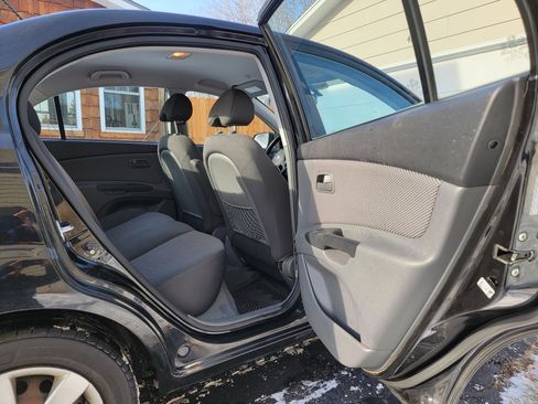 Used 2011 Kia Rio LX w/ Value Pkg image 9