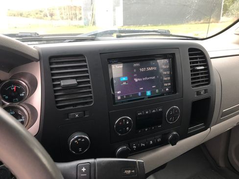 Used 2011 GMC Sierra 2500 SLE w/ SLE Preferred Package image 16