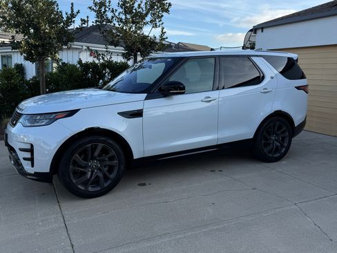 Used 2019 Land Rover Discovery HSE Luxury image 1